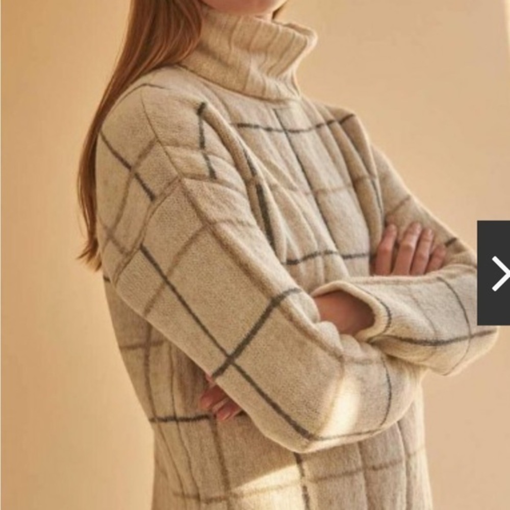 Mus & Bombon Roble turtleneck sweater. Size medium.